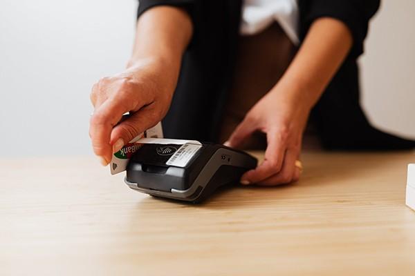 普信金融催收短信是真的吗？催收电话不接的后果是什么？