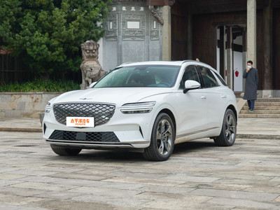 捷尼赛思纯电GV70落地价,最低售价38.58万起,现车充足